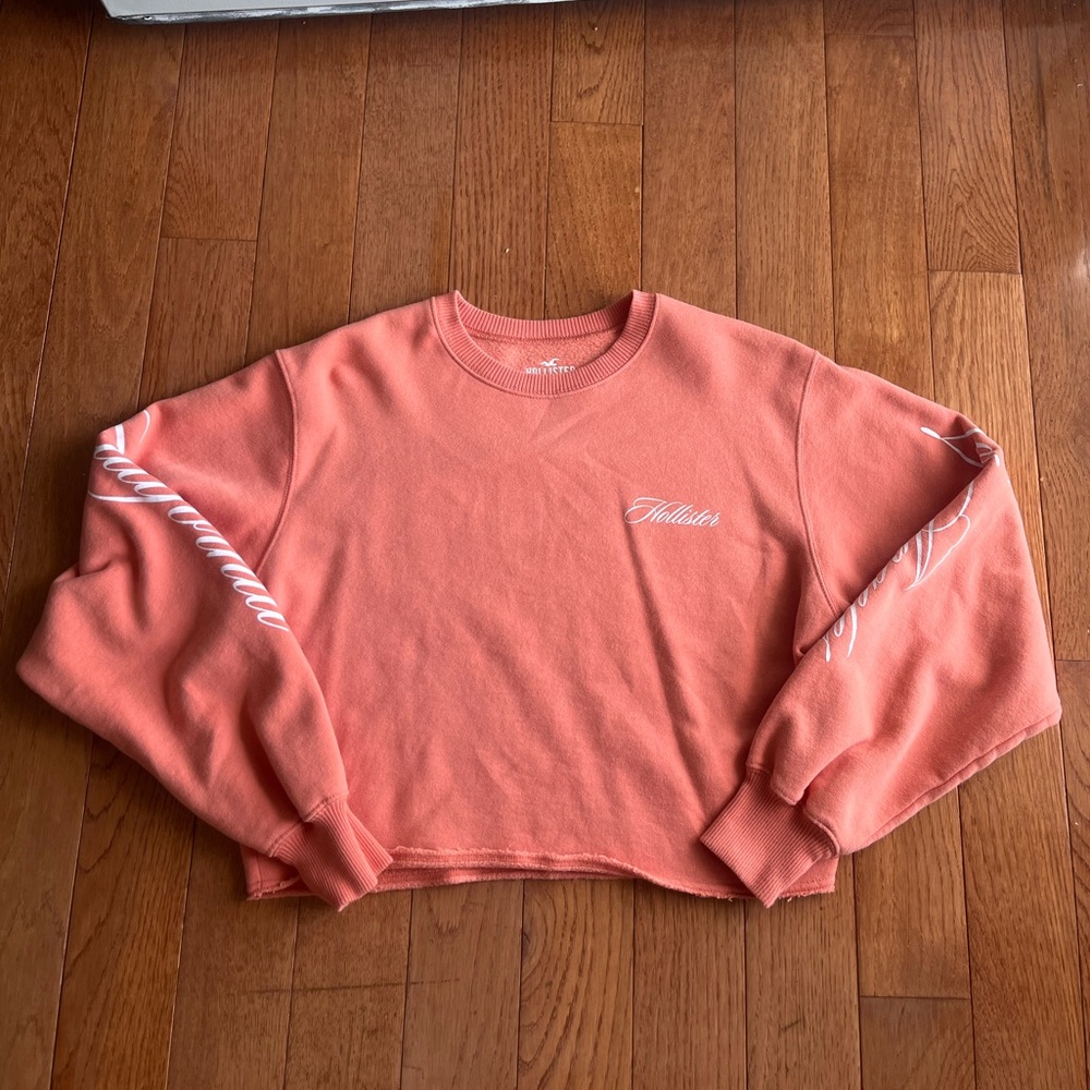 Peach Hollister cropped crewneck